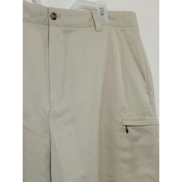 Izod Men's Shorts Golf Swing Flex Stretch UPF 50 Cargo Beige Size 36 - Picture 4 of 13